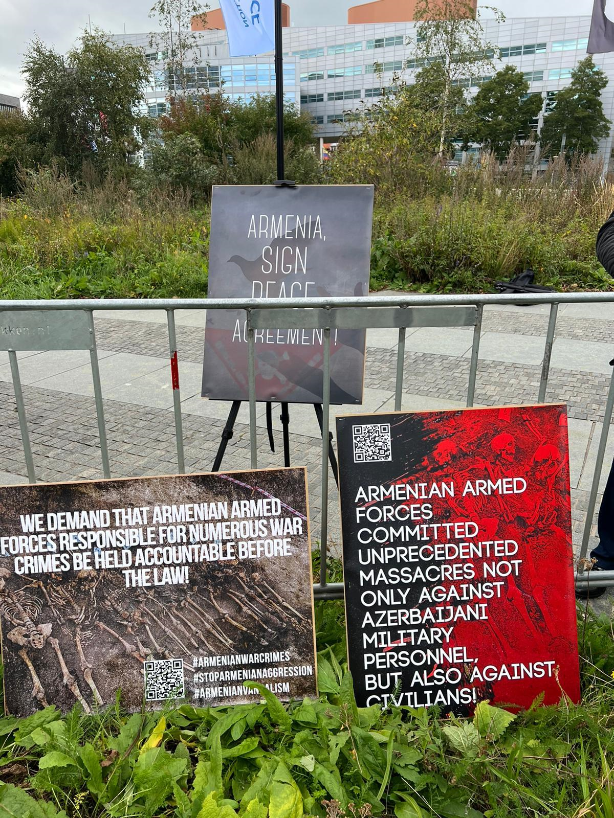 Azərbaycan icması Ermənistanın Niderlanddakı səfirliyi qarşısında piket keçirdi (FOTO)