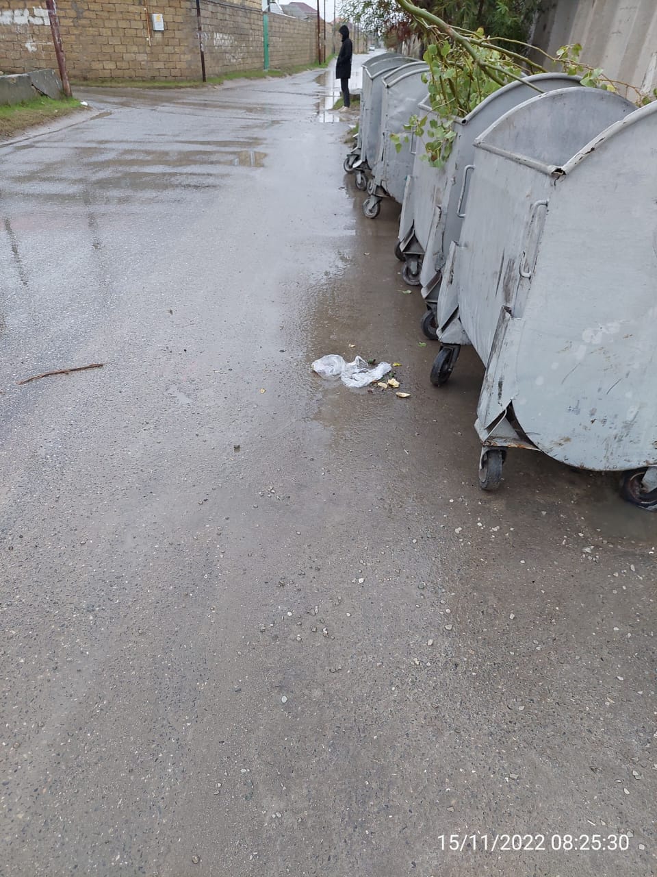 Coratda problem davam edir: İcra Hakimiyyəti sakinlərin şikayətinə baxmır (FOTO/VİDEO)
