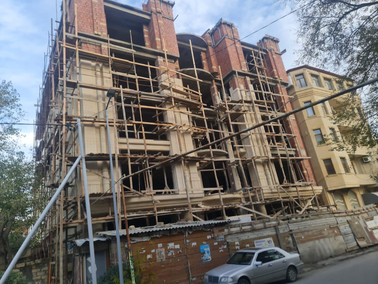 FHN bir sıra binaların tikintisini dayandırdı - Əməliyyat çəkilişi