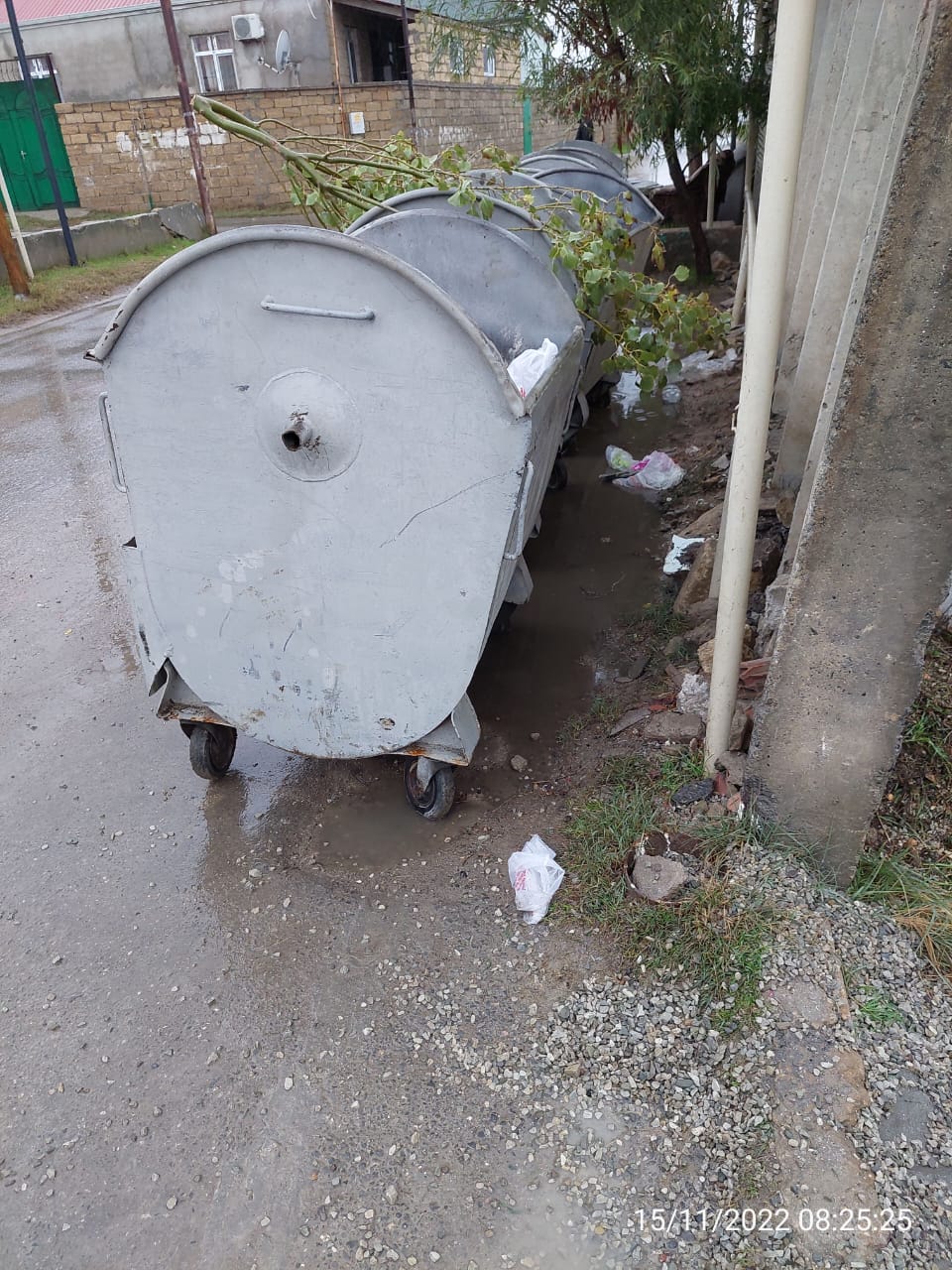 Coratda problem davam edir: İcra Hakimiyyəti sakinlərin şikayətinə baxmır (FOTO/VİDEO)