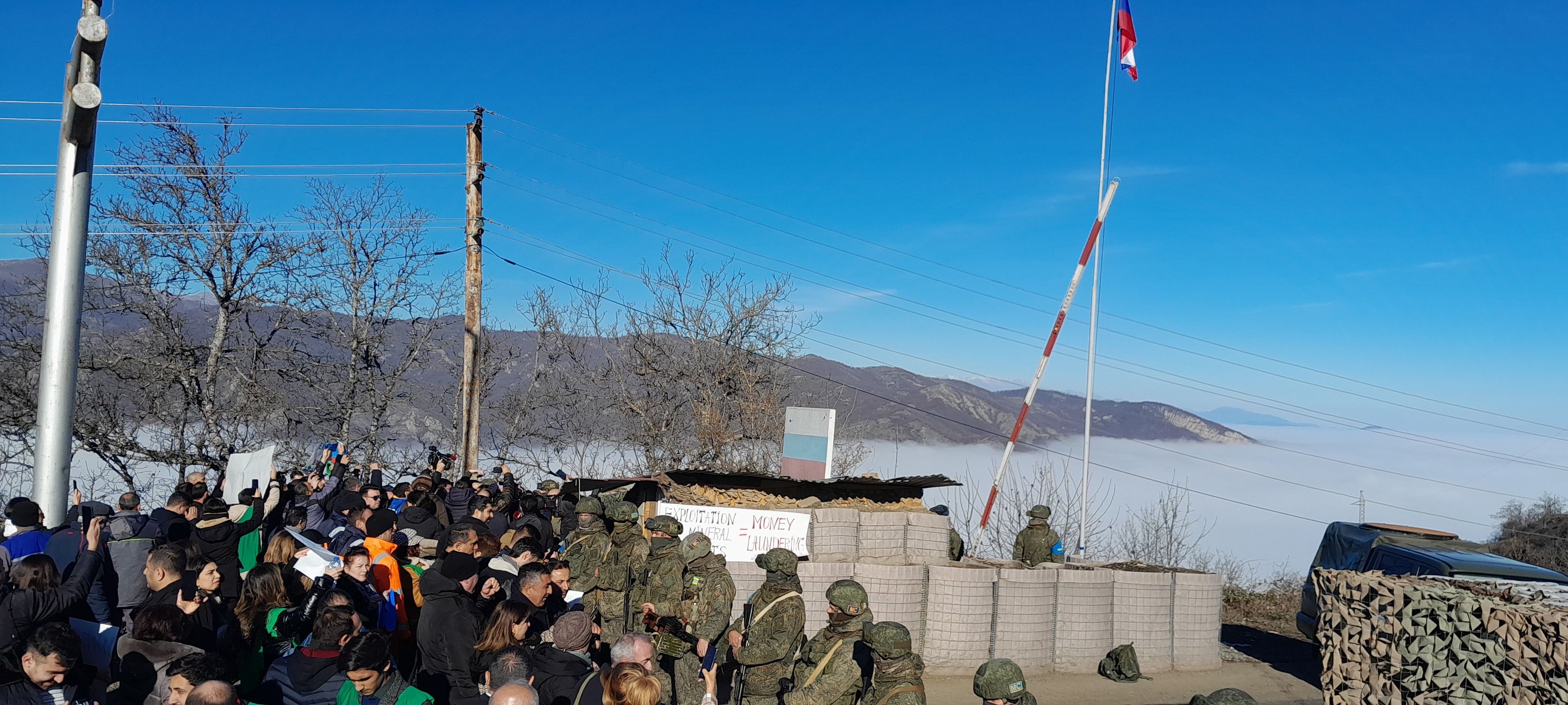 “Volkovun əraziyə gəlməyini tələb edirik” - Aksiyaçılar konkret tələb irəli sürdü