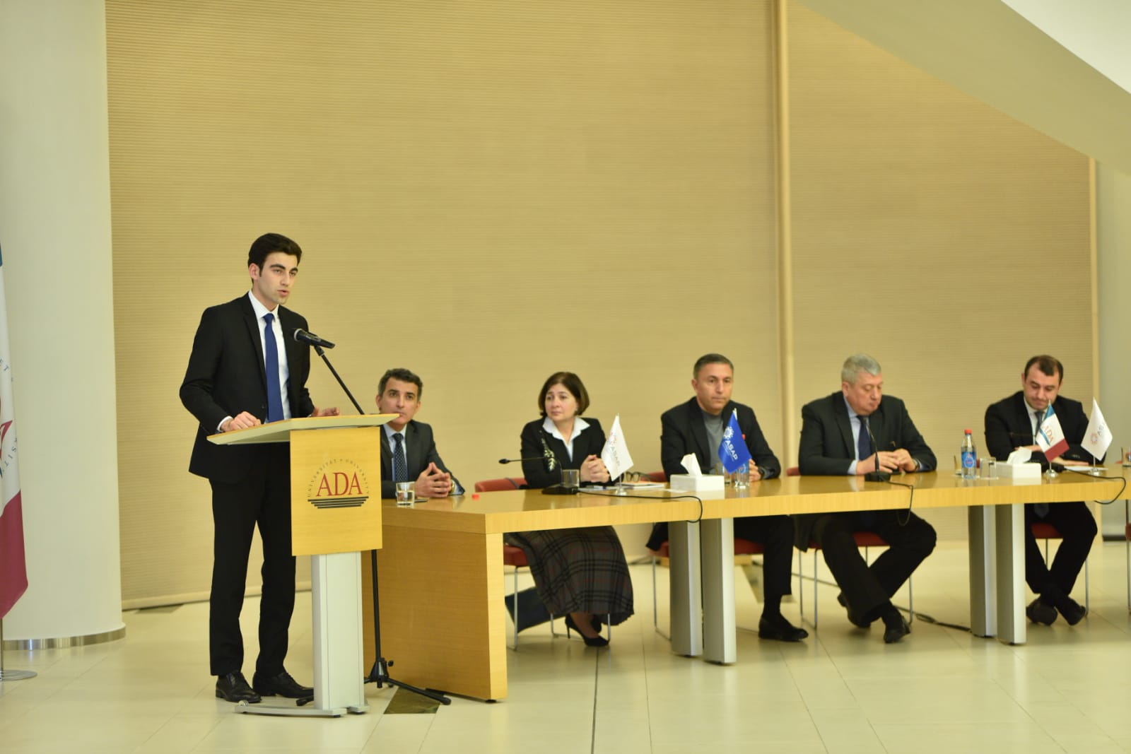 “Heydər Əliyev və xarici siyasətin Azərbaycan modeli” mövzusunda panel müzakirəsi keçirilib