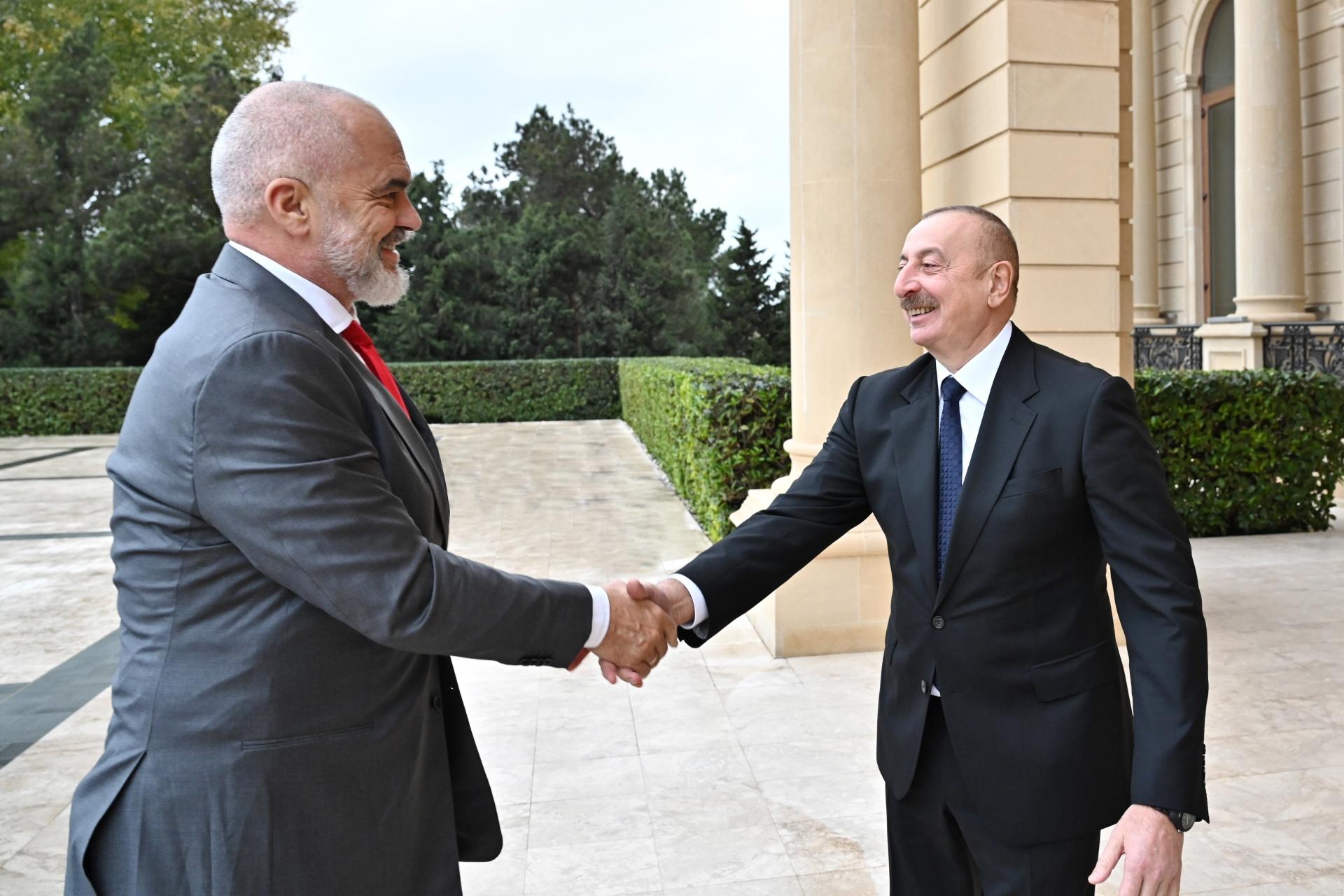İlham Əliyevlə Edi Rama ilə arasında təkbətək və geniş tərkibdə görüşü olub (YENİLƏNİB/FOTO)