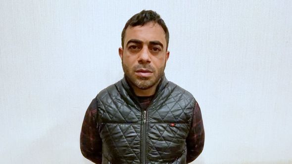 Təqaüdçülərin pullarını ələ keçirən şəxs tutuldu (FOTO/VİDEO)