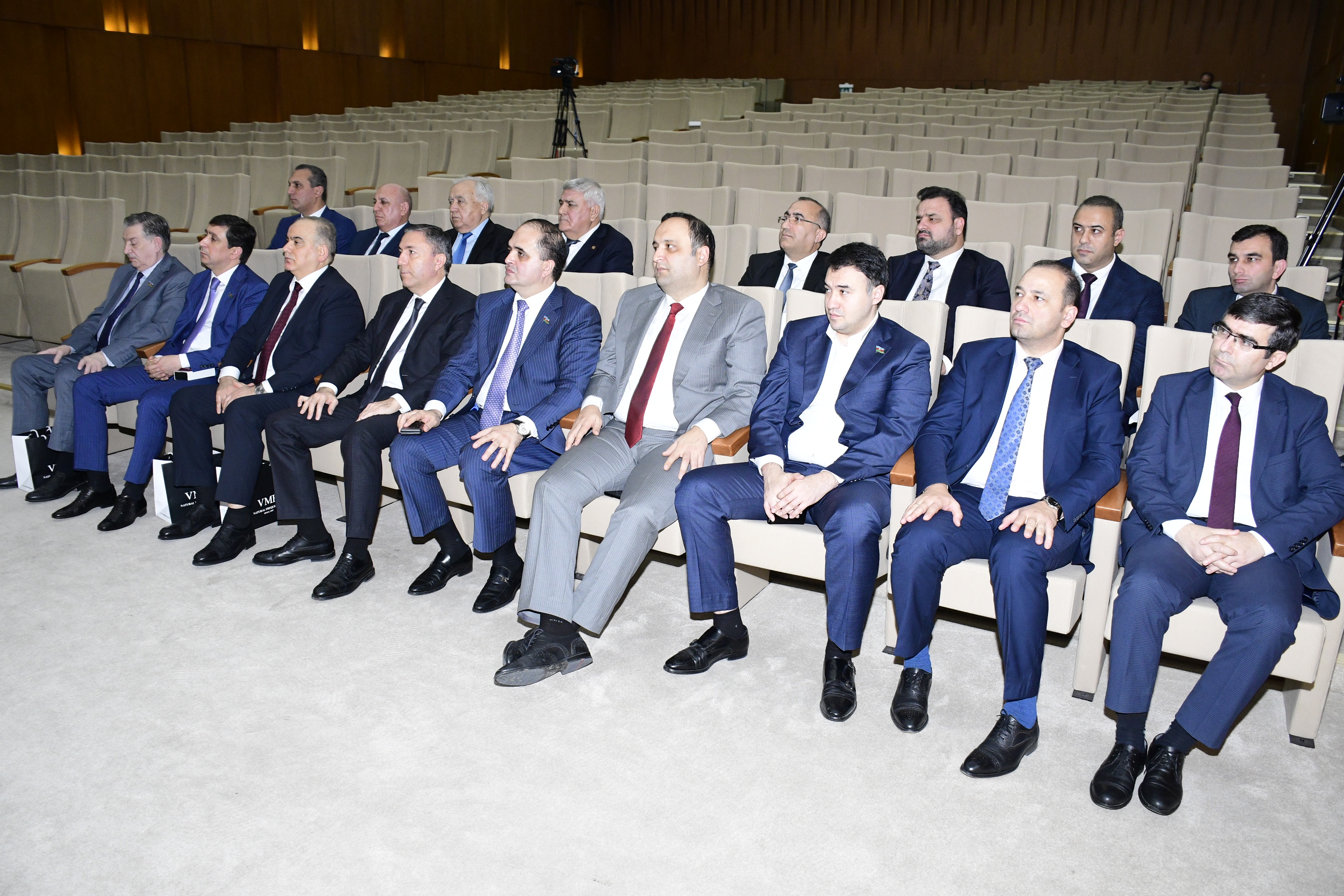 YAP-ın İdarə Heyəti toplandı, tədbirlər planı təsdiqləndi (FOTOLAR)
