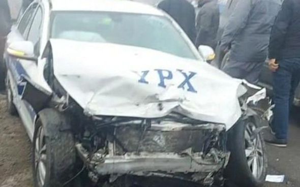 Azərbaycanda YPX avtomobili qəzaya düşdü: Polis xəsarət aldı (FOTO)