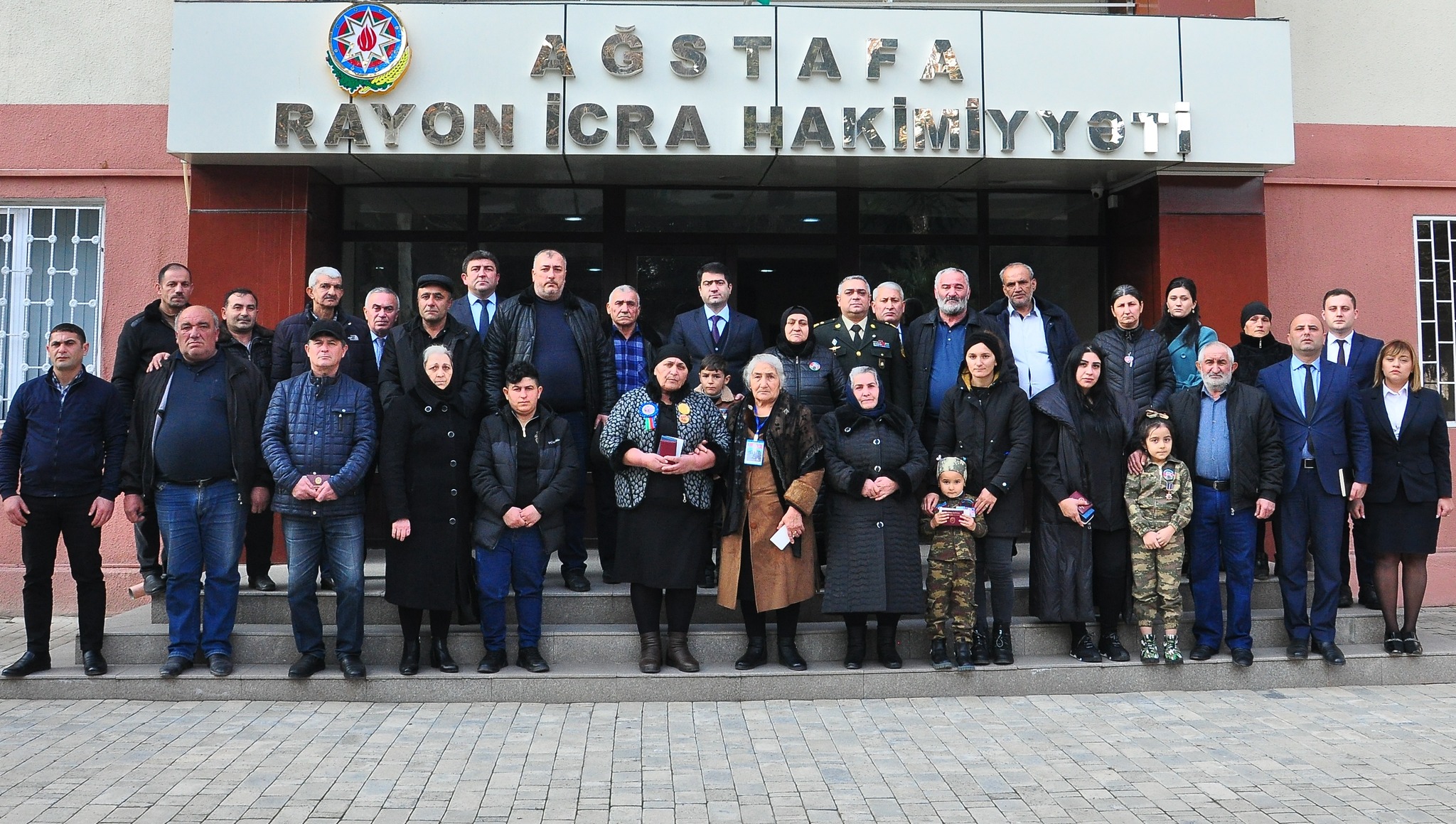Seymur Orucov şəhidlərin orden və medalların ailə üzvlərinə təqdim etdi (FOTOLAR)