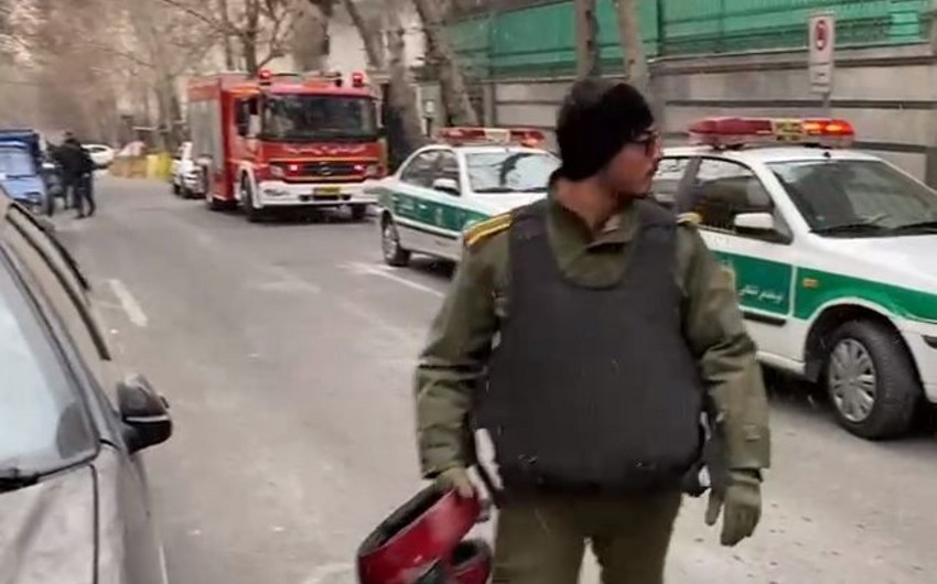 Azərbaycanın İrandakı səfirliyinə silahlı hücum: Ölən və yaralanan var (FOTO/VİDEO)