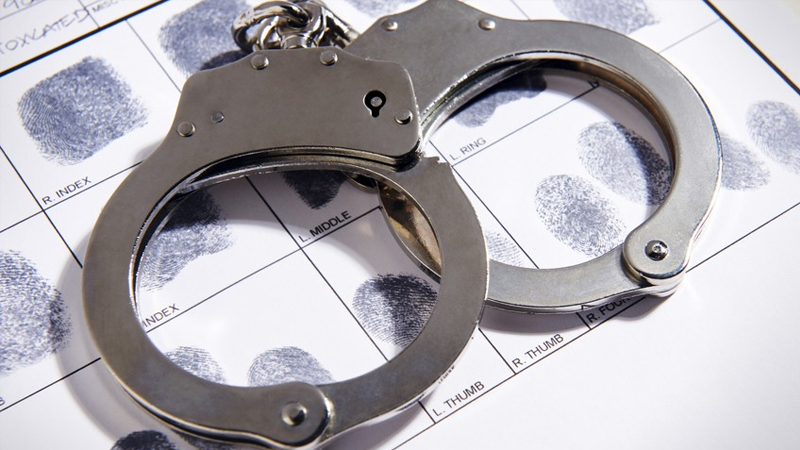 Məktəbdə 4 il keçilməyən dərslərə görə maaş verilib - Cinayət işi başlandı