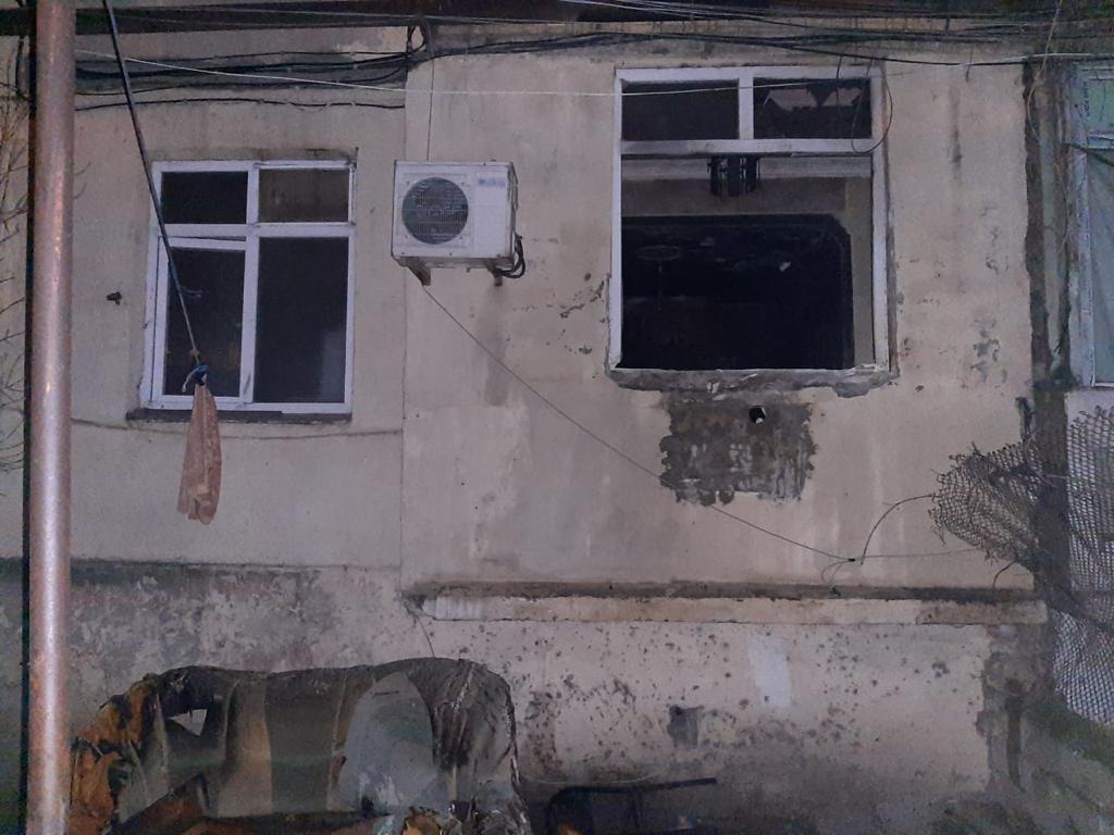 Bakıda yaşayış binasında partlayış oldu - xəsarət alan var