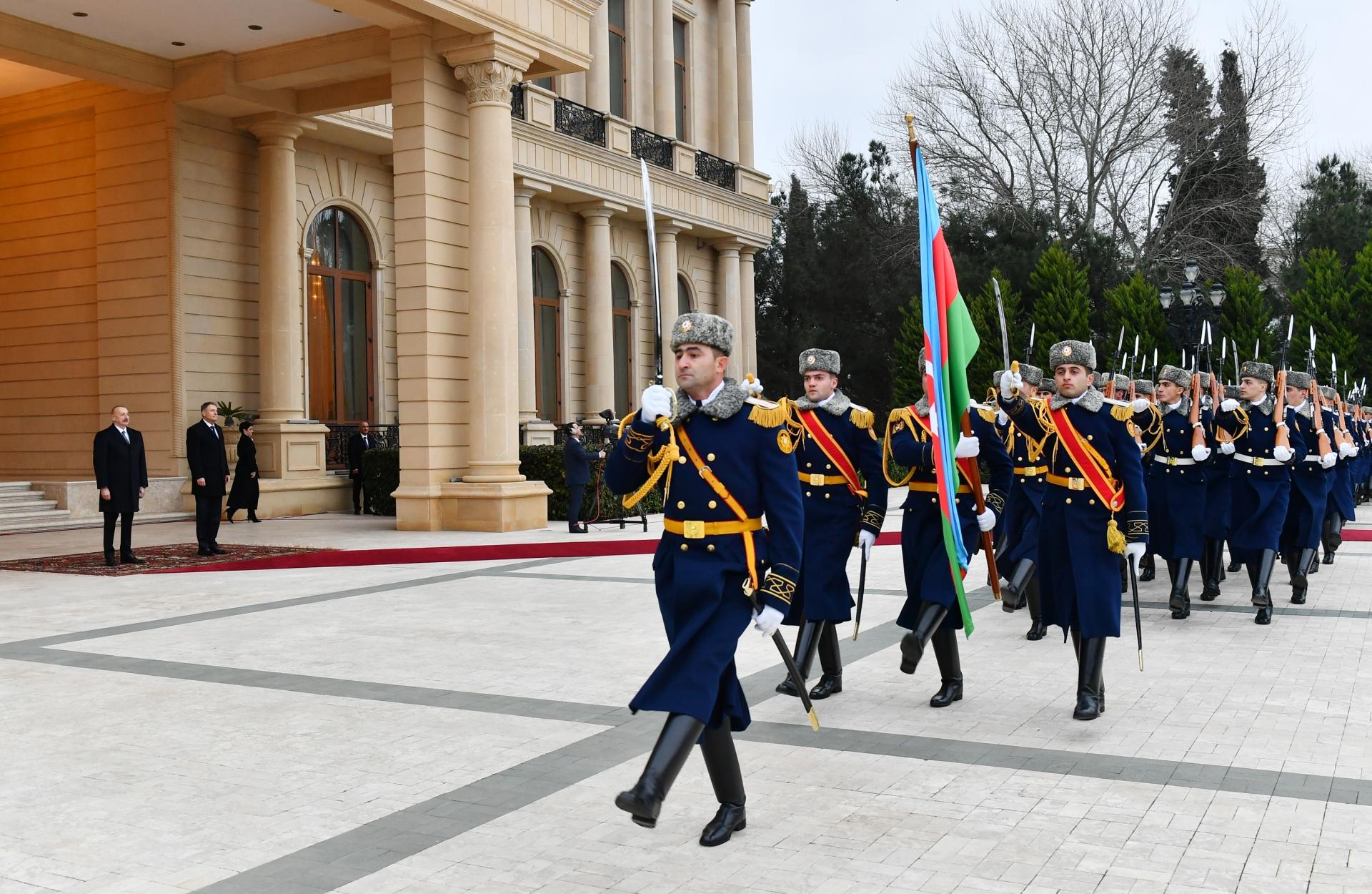 Prezidentlərin təkbətək görüşü oldu (FOTO/YENİLƏNİB)