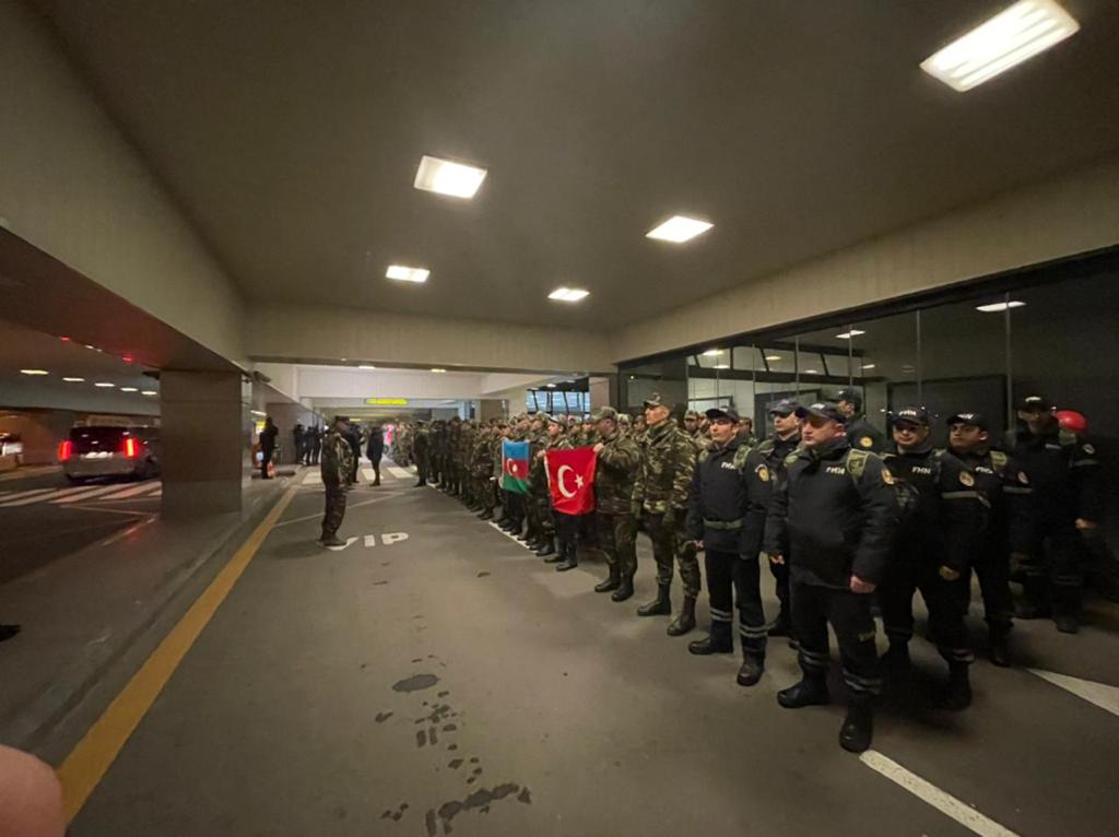 Azərbaycanın növbəti çevik xilasetmə qüvvələri Türkiyəyə çatdı (FOTO/YENİLƏNİB)