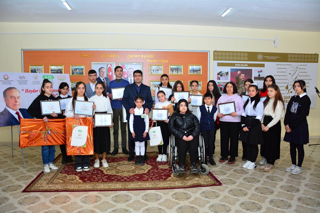 Ağstafada “Heydər Əliyev rəssamların əsərlərində” adlı rəsm müsabiqəsi keçirilib (FOTO)