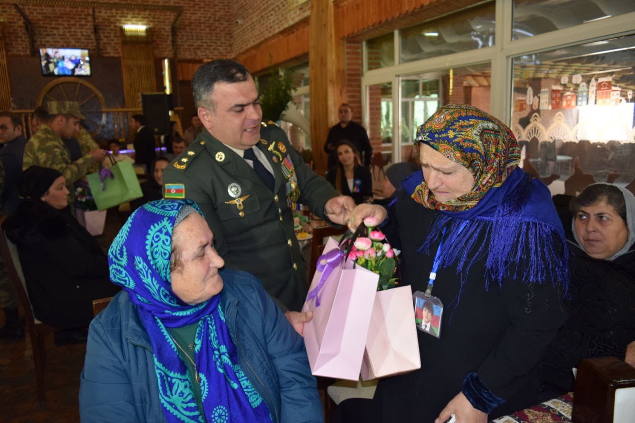 Lerikdə şəhid anaları və xanımları üçün tədbir keçirildi