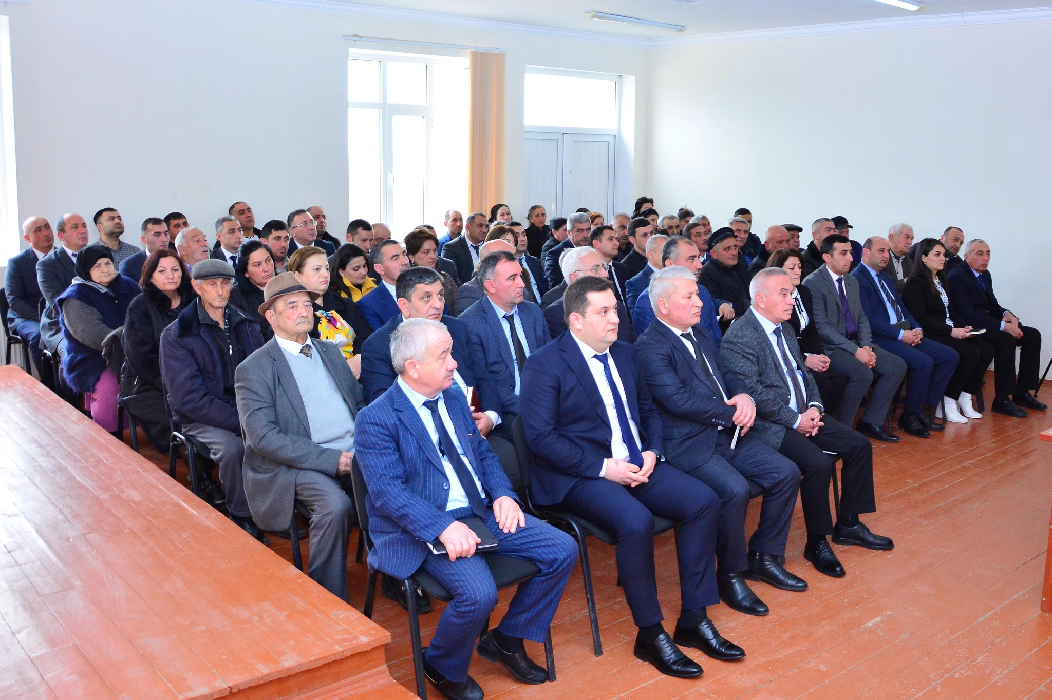Seymur Orucov Köçəsgər kəndində vətəndaşların növbəti səyyar qəbulun keçirdi (FOTOLAR)