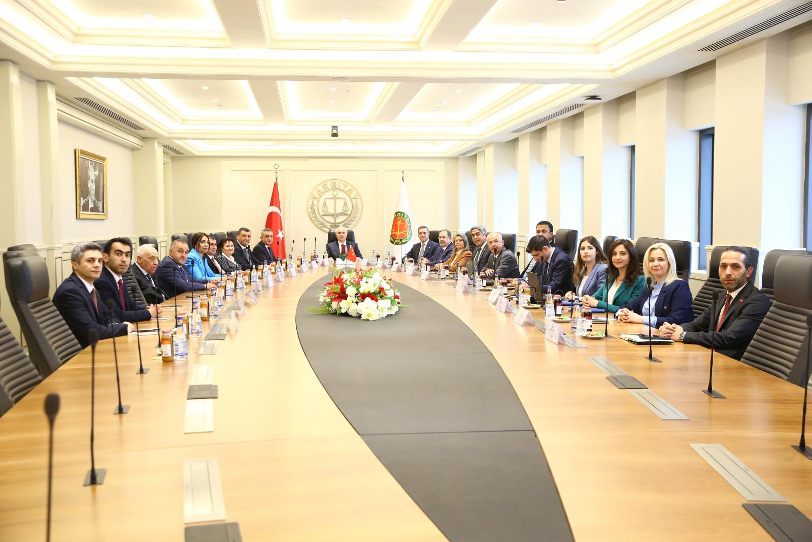 Azərbaycan Vəkillər Kollegiyasının nümayəndə heyəti Türkiyə məhkəmə hakimiyyətinin rəhbər şəxsləri ilə görüşdü (FOTO)