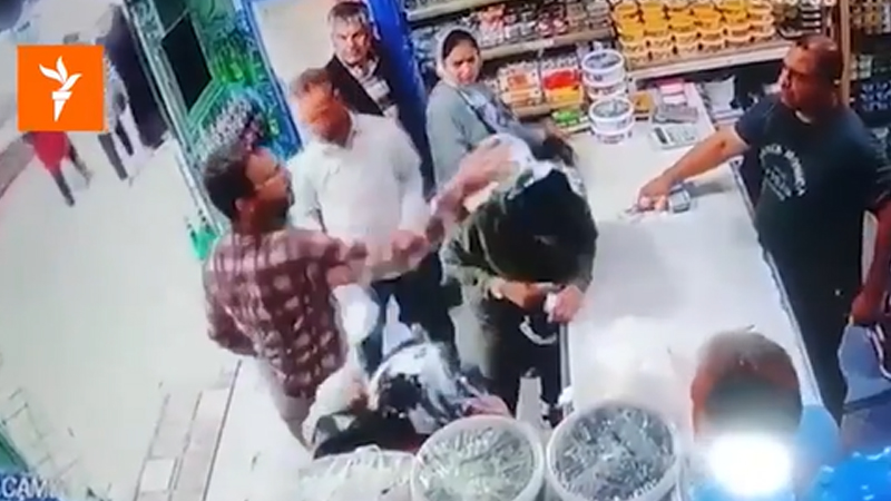 “Bəsic” üzvünün qadınlara hücumu İranı qarşıdrdı (VİDEO)