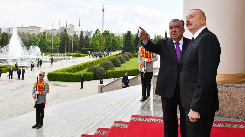 Azərbaycan və Tacikistan prezidentlərinin geniş tərkibdə görüşü oldu (YENİLƏNİB/FOTO)