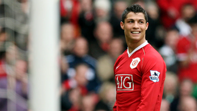 Ronaldo bu qızın telefon nömrəsini tapmaq üçün maşınını yarı qiymətə satıb