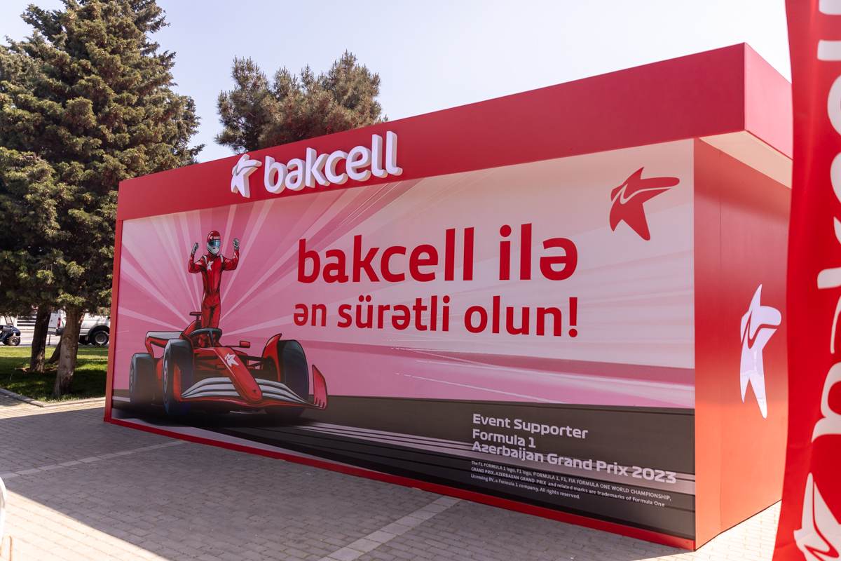 Bakcell stendinə azarkeş axını! (FOTO)