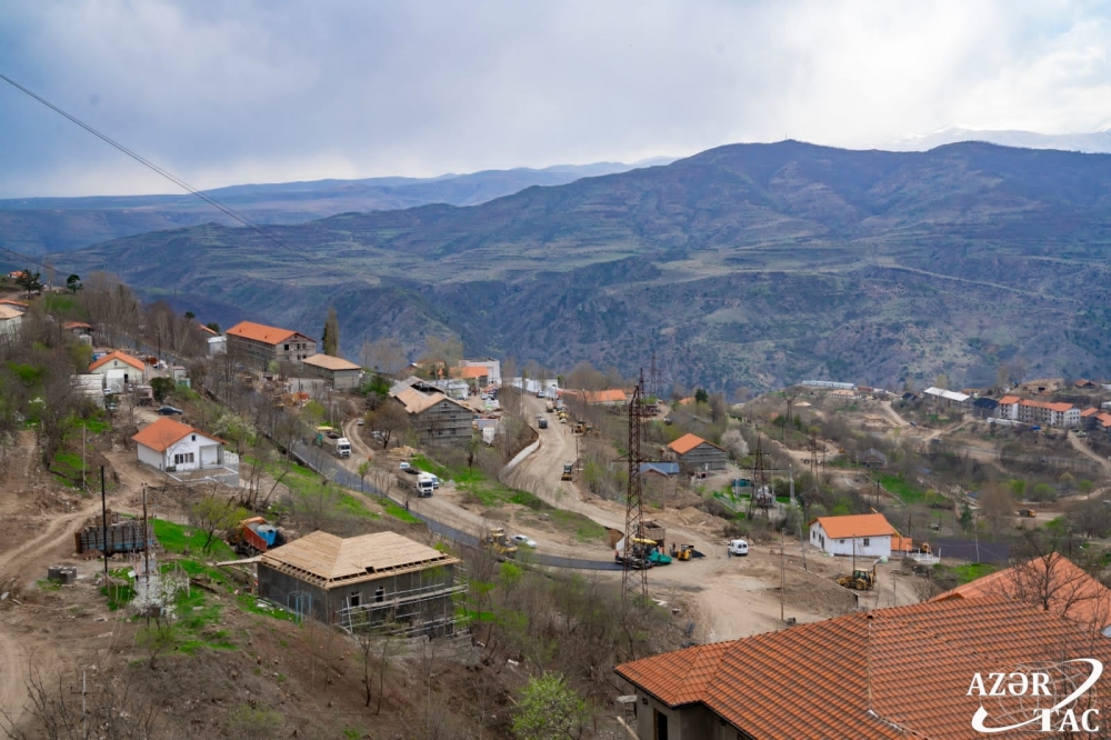 Yazın gözəlliyi ilə həmahəng olan şəhər... - Laçından son görüntülər