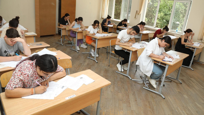 Buraxılış imtahanında ən yüksək balı o topladı (FOTO)