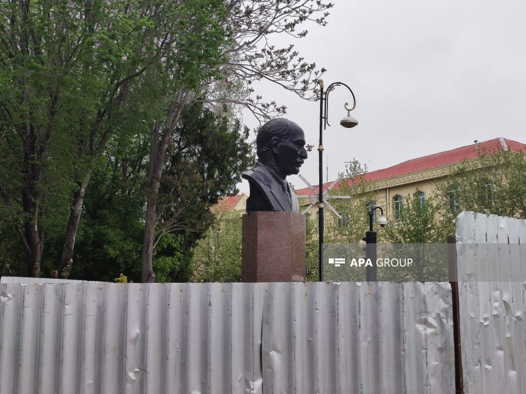 Naxçıvanda Nərimanovun heykəli yerinə qaytarıldı (FOTO)