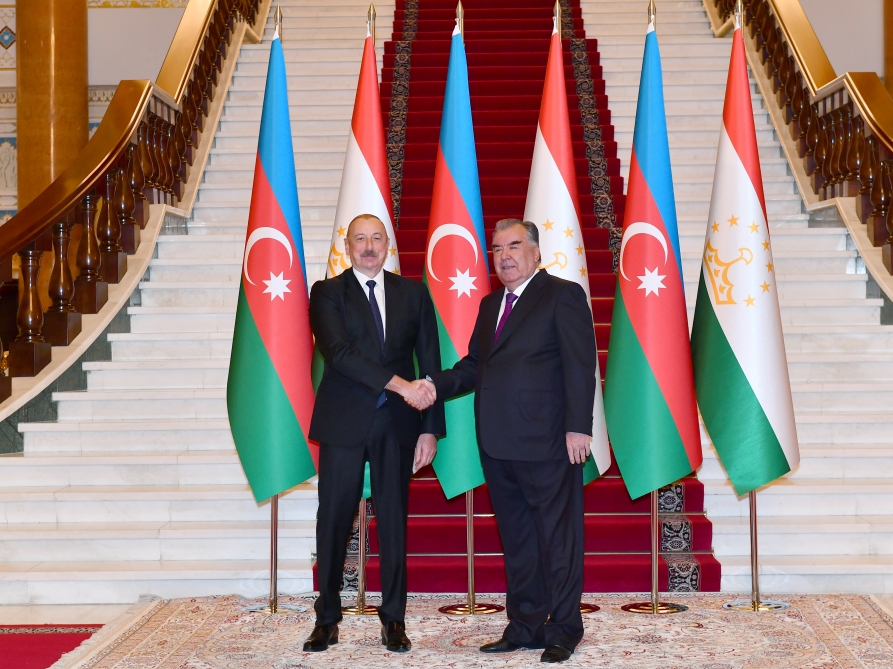 Azərbaycan və Tacikistan prezidentlərinin geniş tərkibdə görüşü oldu (YENİLƏNİB/FOTO)