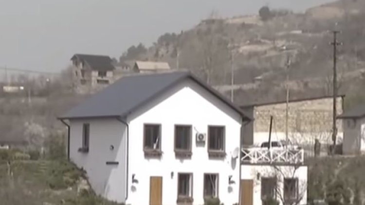 Laçınlılar bu evlərdə yaşayacaq (VİDEO) Laçınlılar bu evlərdə yaşayacaq (VİDEO)