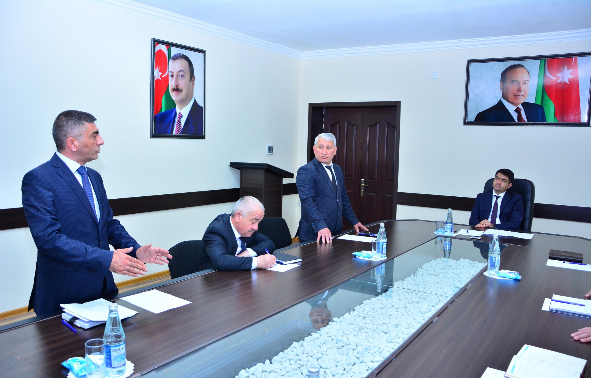 Ağstafada su ehtiyatlarından səmərəli istifadənin təmin edilməsinə dair müşavirə keçirildi (FOTOLAR)