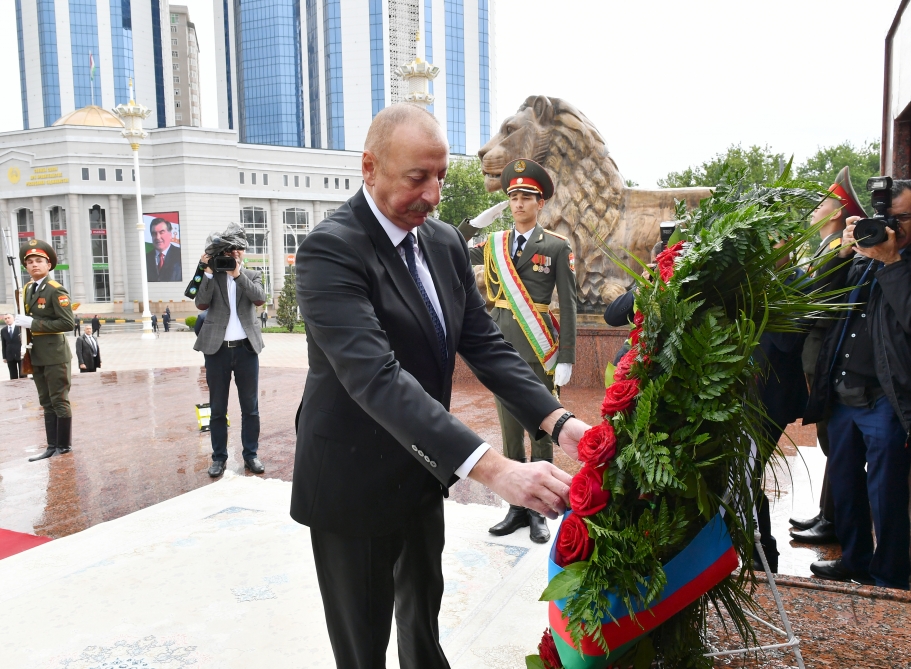 Azərbaycan və Tacikistan prezidentlərinin geniş tərkibdə görüşü oldu (YENİLƏNİB/FOTO)