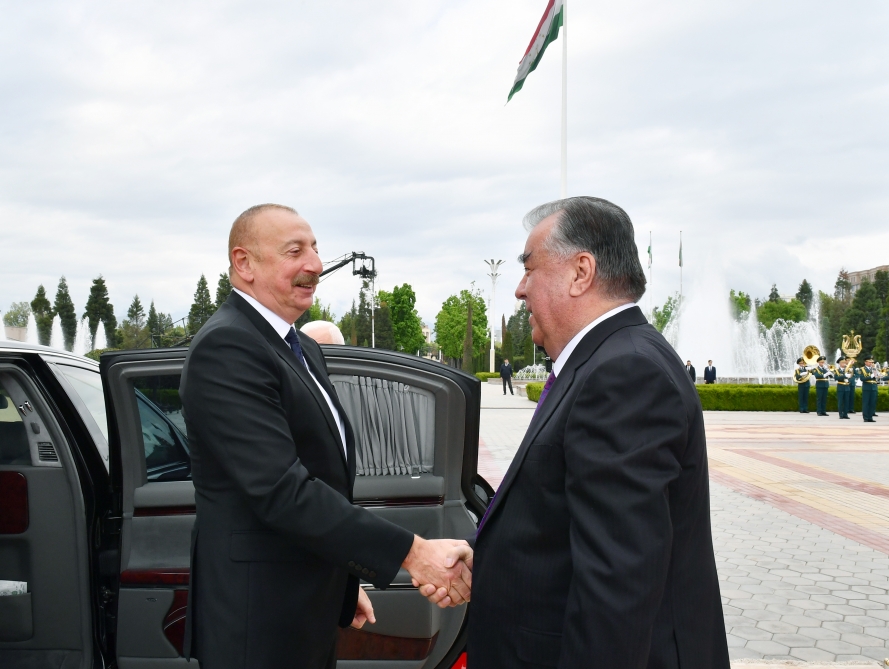 Azərbaycan və Tacikistan prezidentlərinin geniş tərkibdə görüşü oldu (YENİLƏNİB/FOTO)