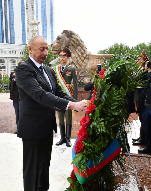 Azərbaycan və Tacikistan prezidentlərinin geniş tərkibdə görüşü oldu (YENİLƏNİB/FOTO)