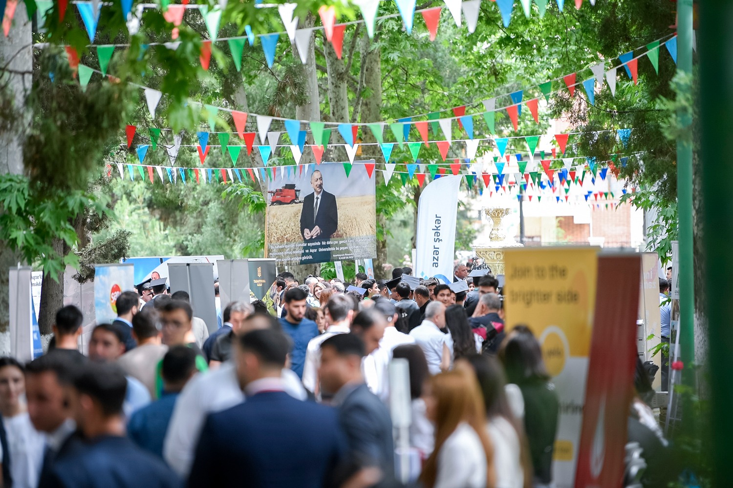 ADAU-da Karyera Sərgisi: 75-dən çox müəssisə, 800-dən çox vakant yer (FOTO)