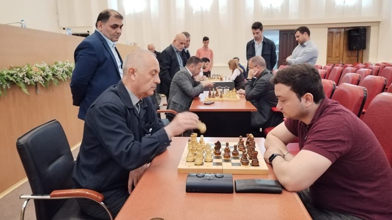 “Azəriqaz”da “Heydər Əliyev İli” çərçivəsində şahmat yarışı keçirildi (FOTOLAR)