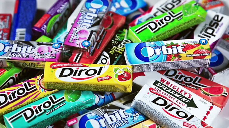 Marketdən 2 qutu saqqız oğurladı, 25 gün həbs olundu