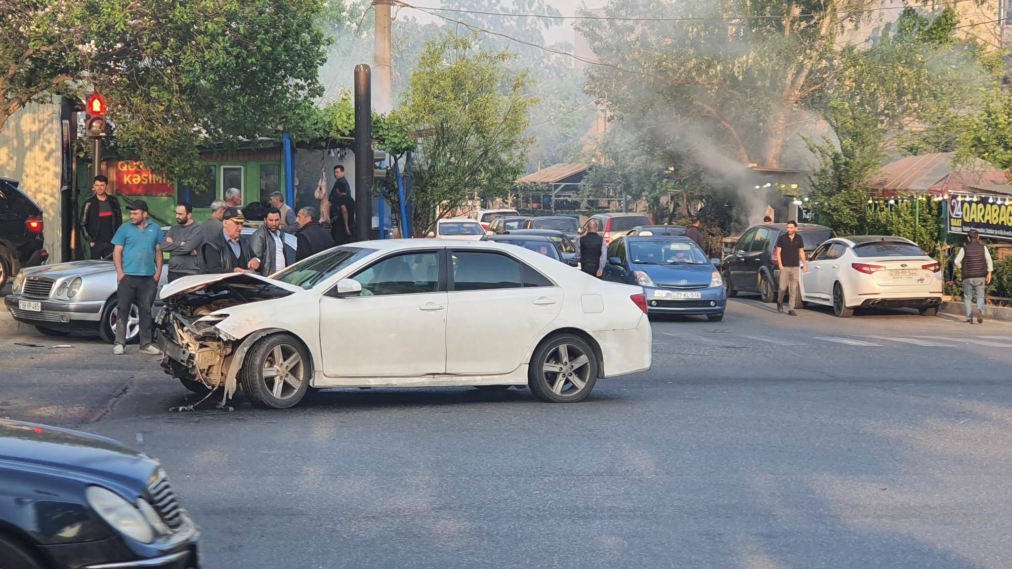 Şərifzadədə qəza oldu, sıxlıq yarandı (FOTO/VİDEO)