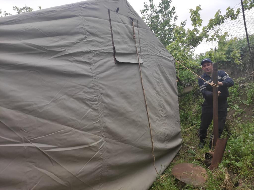 Siyəzəndə torpaq sürüşməsi: 2 ev qəzalı vəziyyətə düşdü (FOTO/VİDEO)