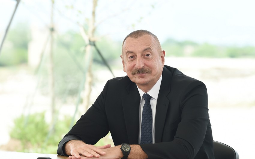 Prezident veteranları təbrik etdi