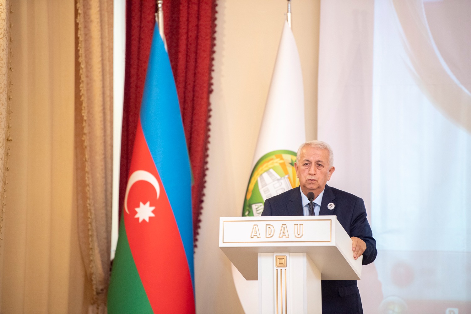 “Qeyri-neft sektoru və qlobal ərzaq təhlükəsizliyi problemləri” mövzusunda elmi-praktik konfrans keçirildi (FOTO)