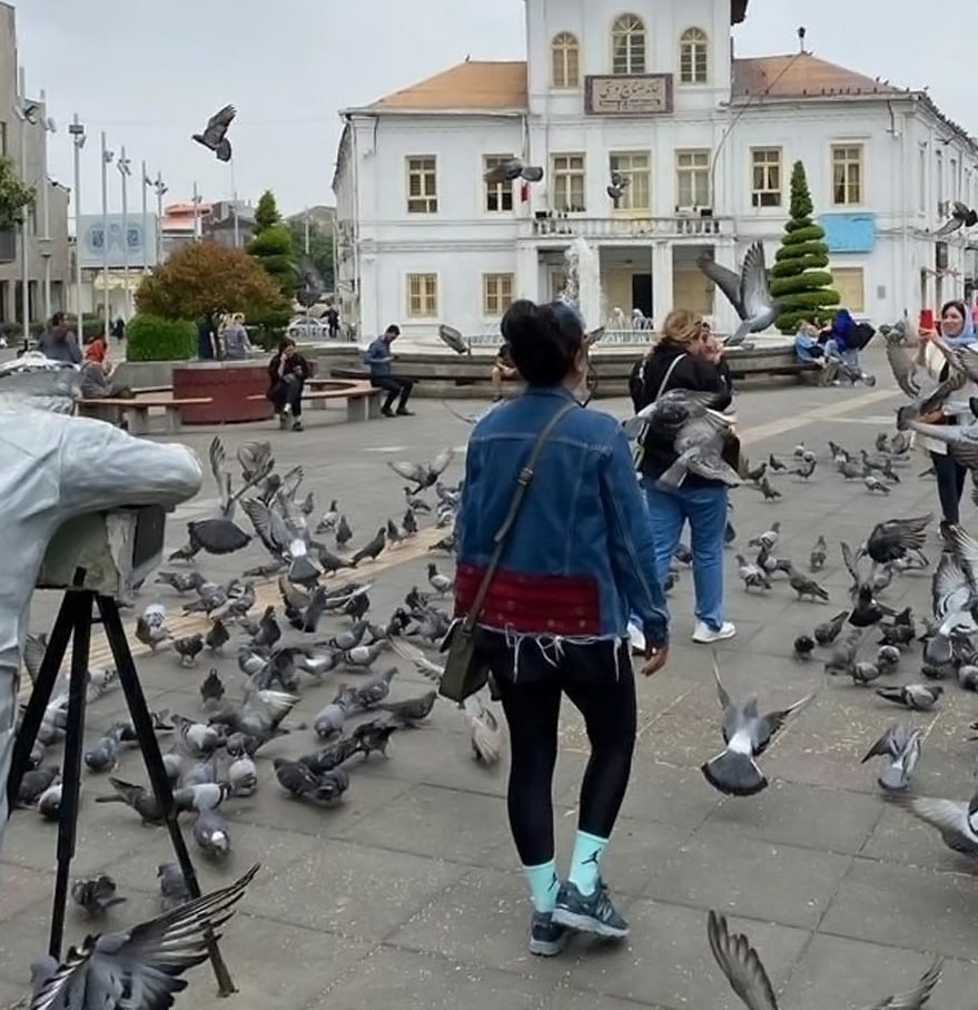 İranda qadınlar küçəyə hicabsız çıxır (FOTOLAR)