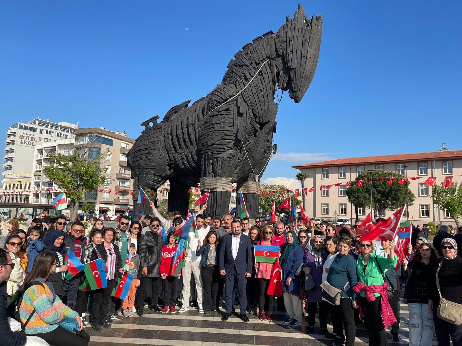 Türkiyədə Azərbaycan abidəsi açıldı (FOTOLAR)