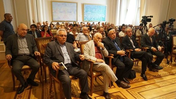 Adəm İsmayıl Bakuvinin “Paris üçbucağı” romanının təqdimatı keçirildi (FOTO)