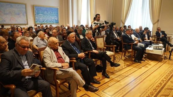 Adəm İsmayıl Bakuvinin “Paris üçbucağı” romanının təqdimatı keçirildi (FOTO)