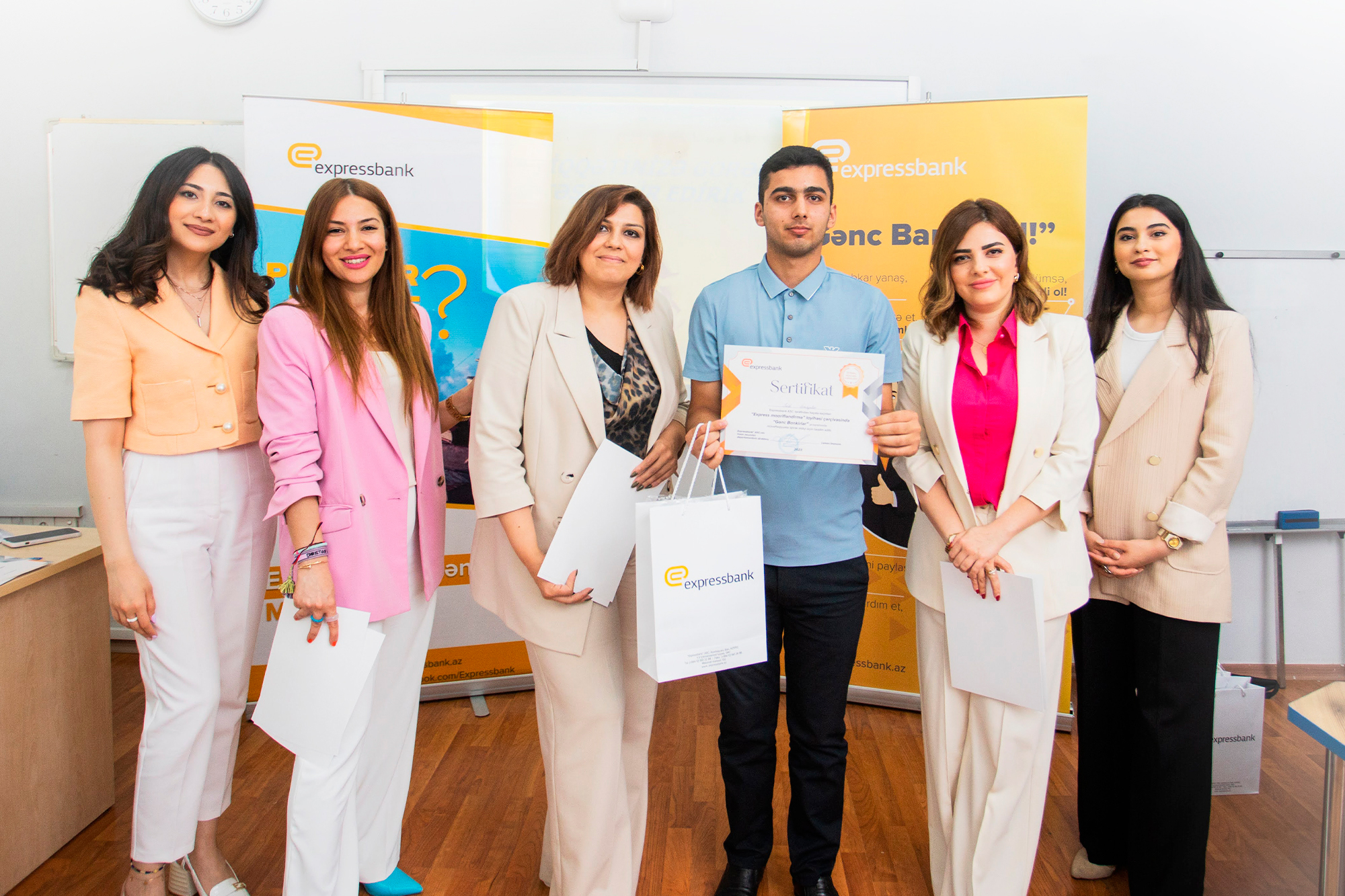 Expressbank-ın “Gənc Bankirlər” proqramı davam edir