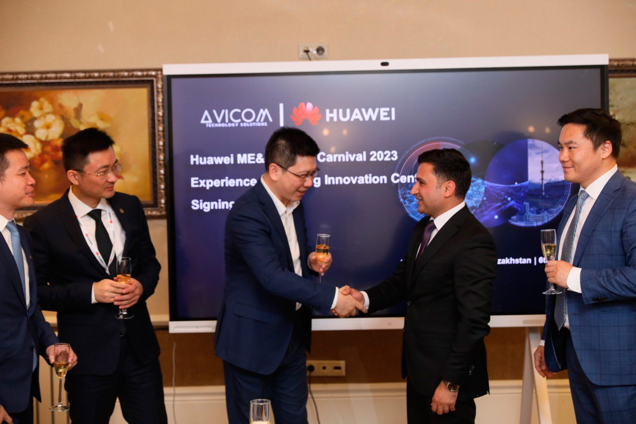 Azərbaycanın İKT şirkəti AVICOM MMC Huawei-in Yaxın Şərq və Mərkəzi Asiyada ilin tərəfdaşı oldu (FOTO)