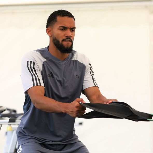 “Qarabağ”ın yarım milyon avroya transfer etdiyi futbolçu ilk məşqinə çıxdı (FOTO)