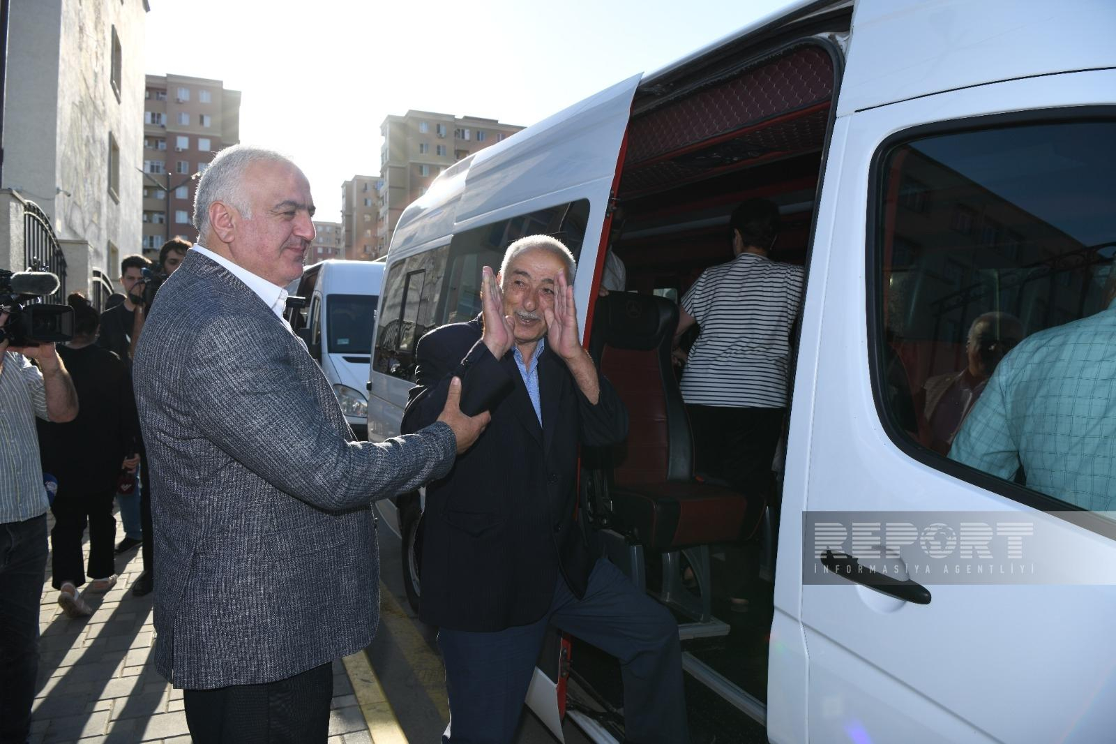 Daha bir neçə ailə Laçın şəhərinə yola salındı (FOTO)