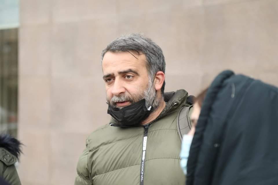 Bakıda tanınmış jurnalistin oğlu qəfil vəfat etdi (FOTO) Bakıda tanınmış jurnalistin oğlu qəfil vəfat etdi (FOTO)