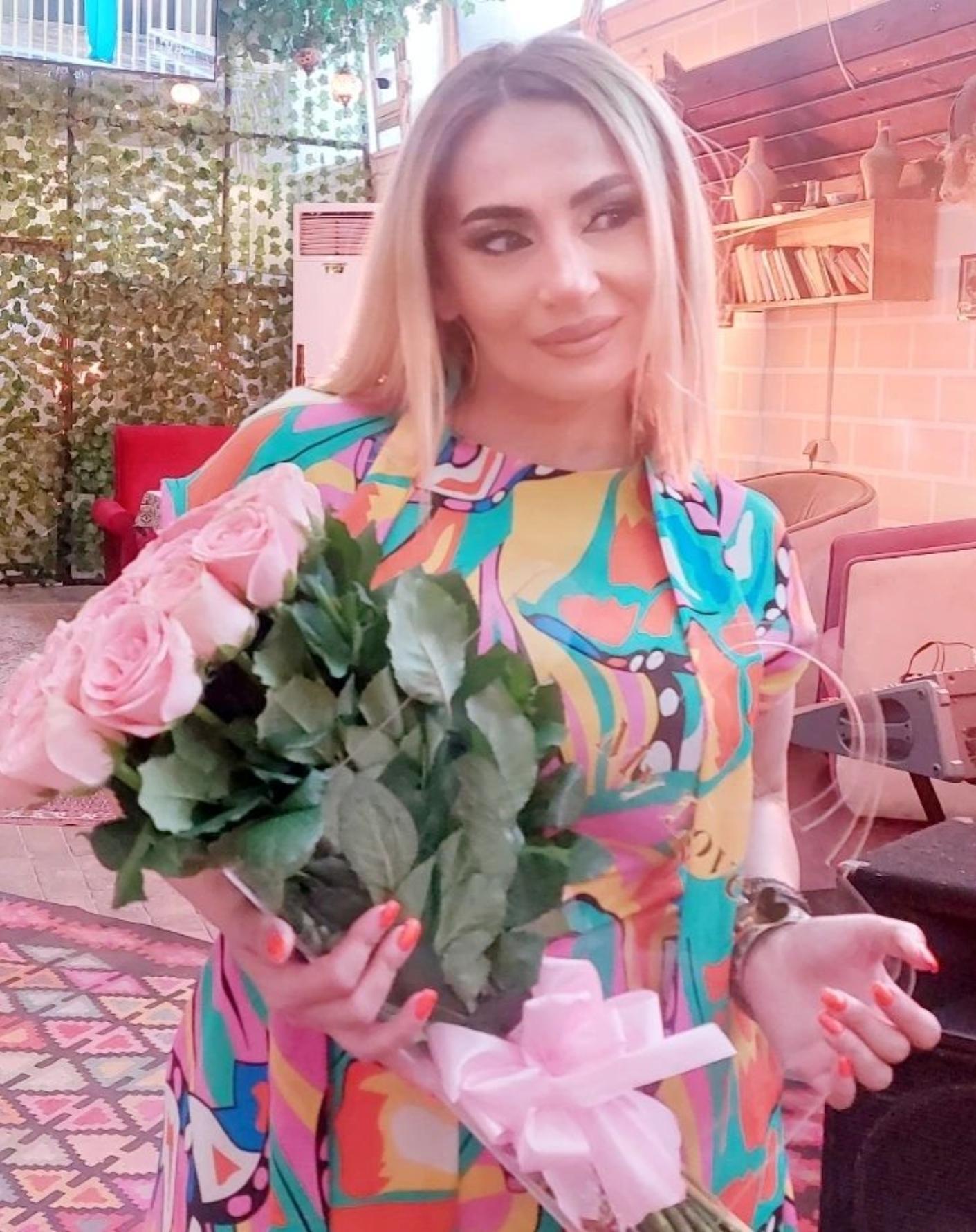 Azərbaycanlı müğənni ad günündə nişanlandı (FOTO)